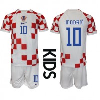 Kroatien Luka Modric #10 Hjemmebanesæt Børn VM 2022 Kortærmet (+ Korte bukser)